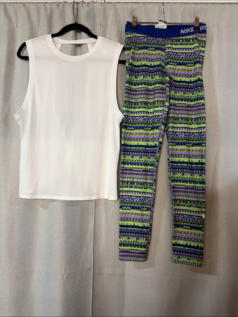 Women's athletic bundle Fabletics top and Nike leggings